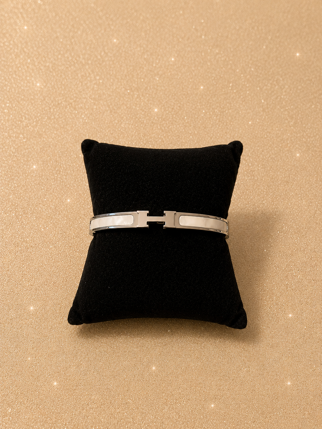Elegant H-Bracelet – Timeless Elegance for Every Look